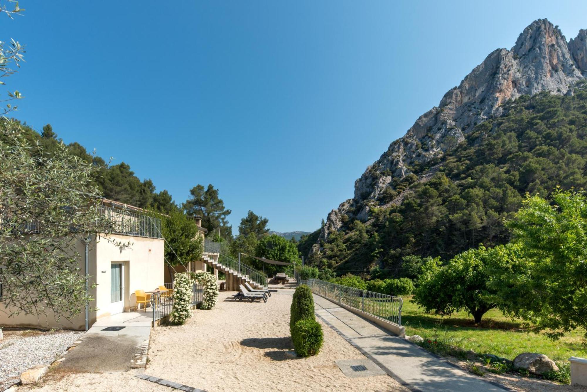 Hotel Domaine Saint Julien à Buis-les-Baronnies Extérieur photo